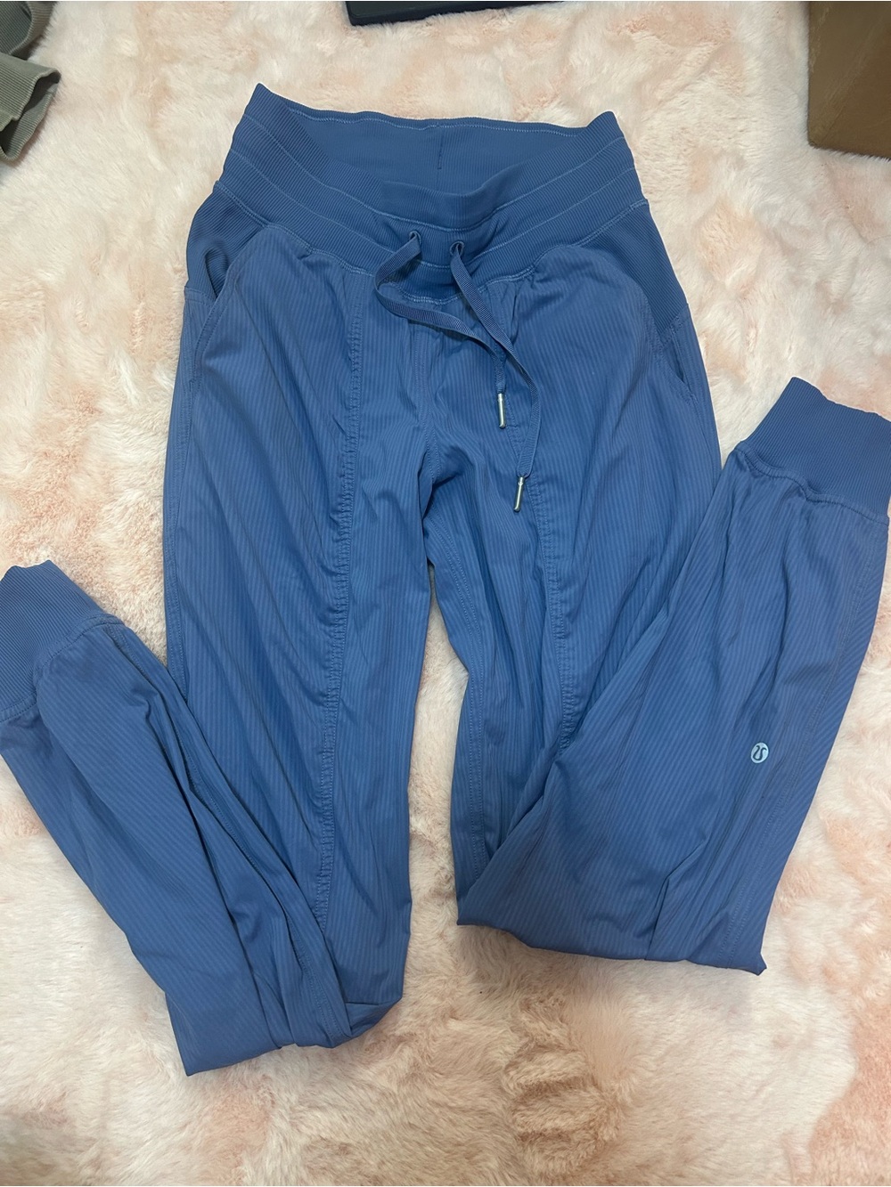 lululemon Women's Blue cuffed Jogger Pants